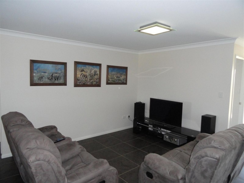 11 Curlew Street, Meringandan West QLD 4352