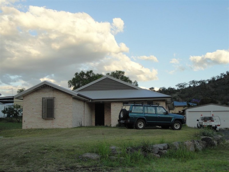 4 Leahy Rd, Kingsthorpe QLD 4400