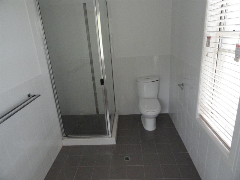 4 Leahy Rd, Kingsthorpe QLD 4400