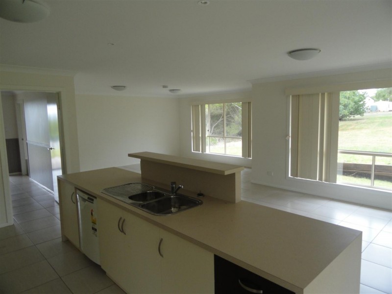 4 Leahy Rd, Kingsthorpe QLD 4400