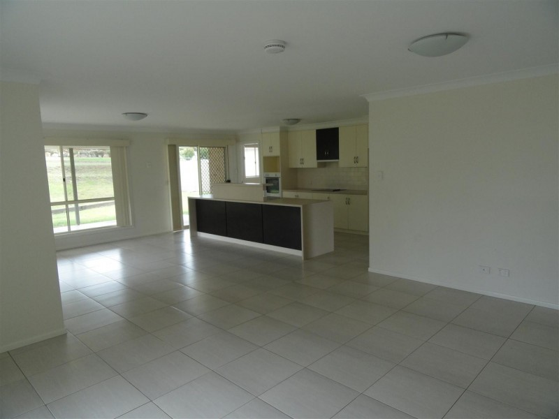 4 Leahy Rd, Kingsthorpe QLD 4400