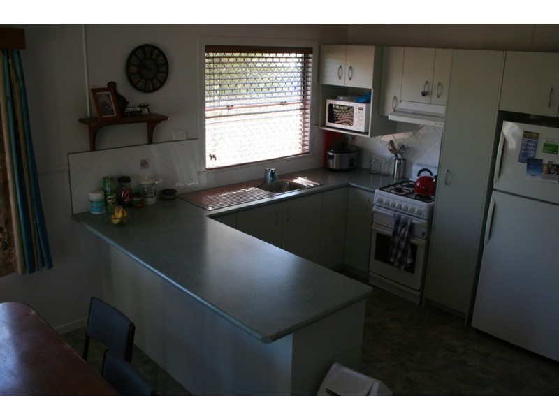 24 Gordon Av, Toowoomba City QLD 4350