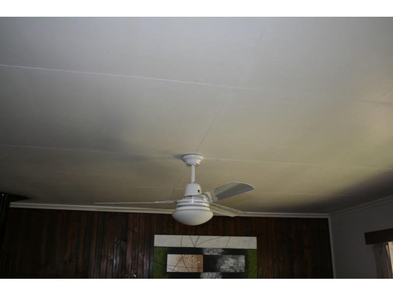 24 Gordon Av, Toowoomba City QLD 4350