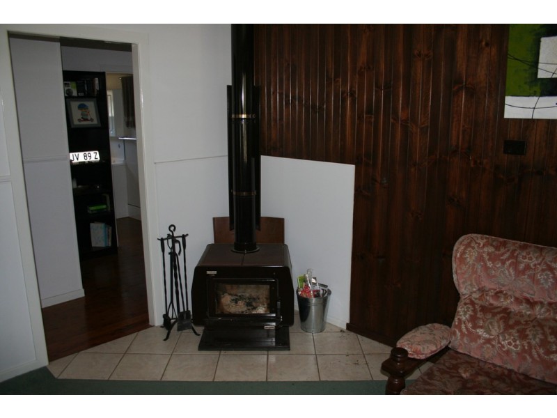 24 Gordon Av, Toowoomba City QLD 4350