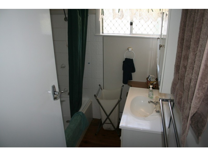 24 Gordon Av, Toowoomba City QLD 4350