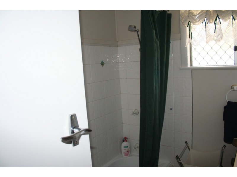24 Gordon Av, Toowoomba City QLD 4350