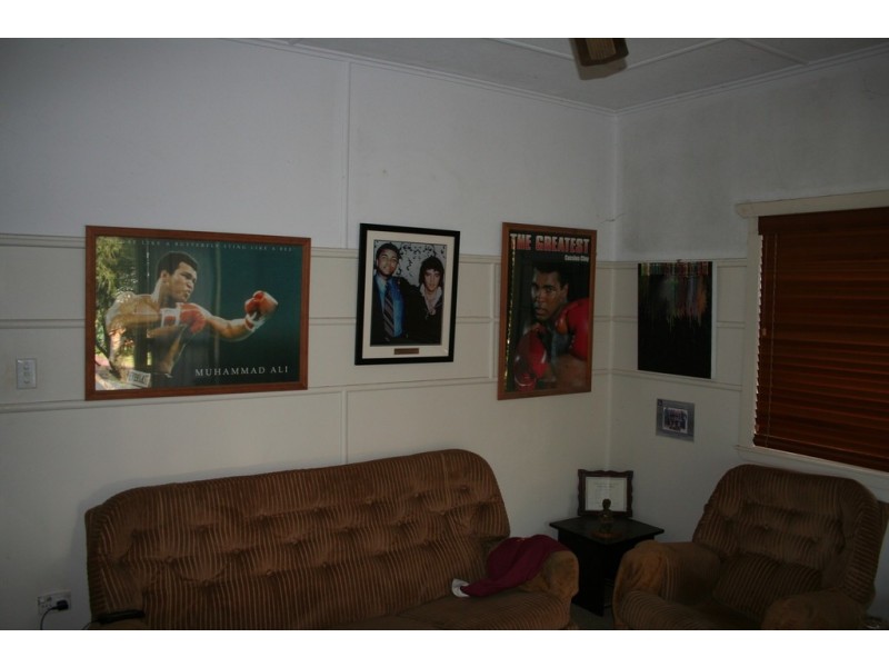 9 Ford Street, Rockville QLD 4350