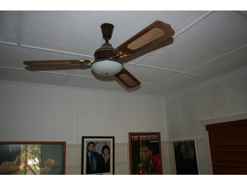 9 Ford Street, Rockville QLD 4350