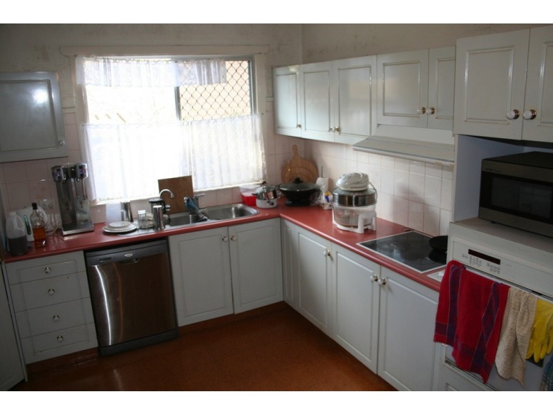 9 Ford Street, Rockville QLD 4350