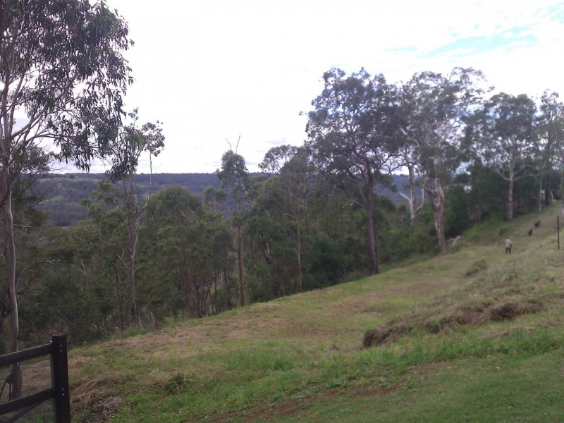 6 Vayro Road, Blue Mountain Heights QLD 4350