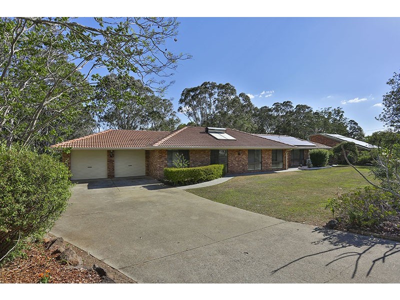 8 Dippel Street, Middle Ridge QLD 4350