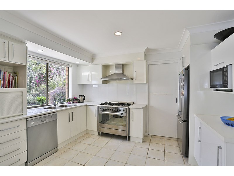 8 Dippel Street, Middle Ridge QLD 4350