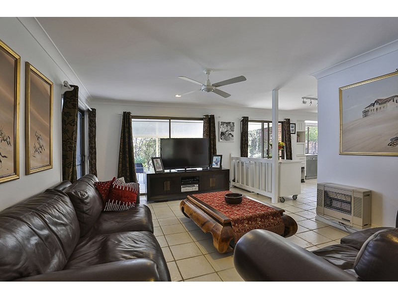 8 Dippel Street, Middle Ridge QLD 4350