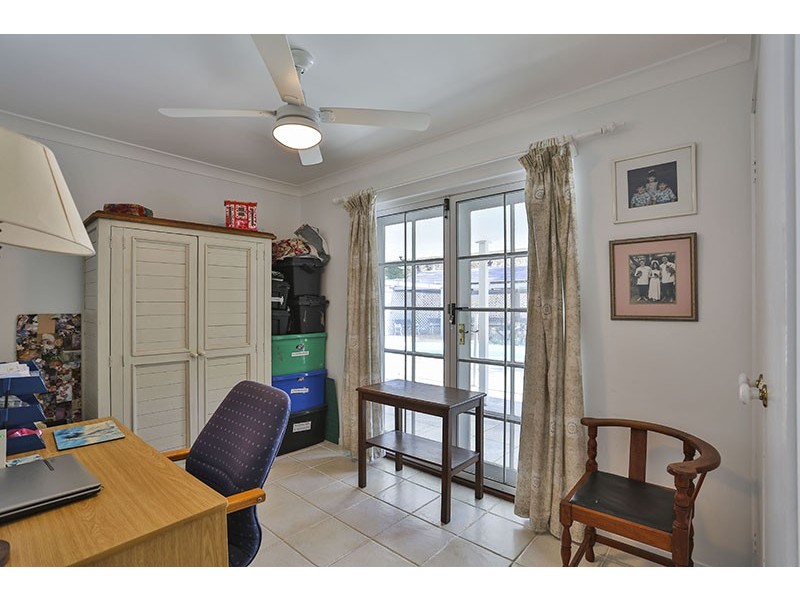 8 Dippel Street, Middle Ridge QLD 4350