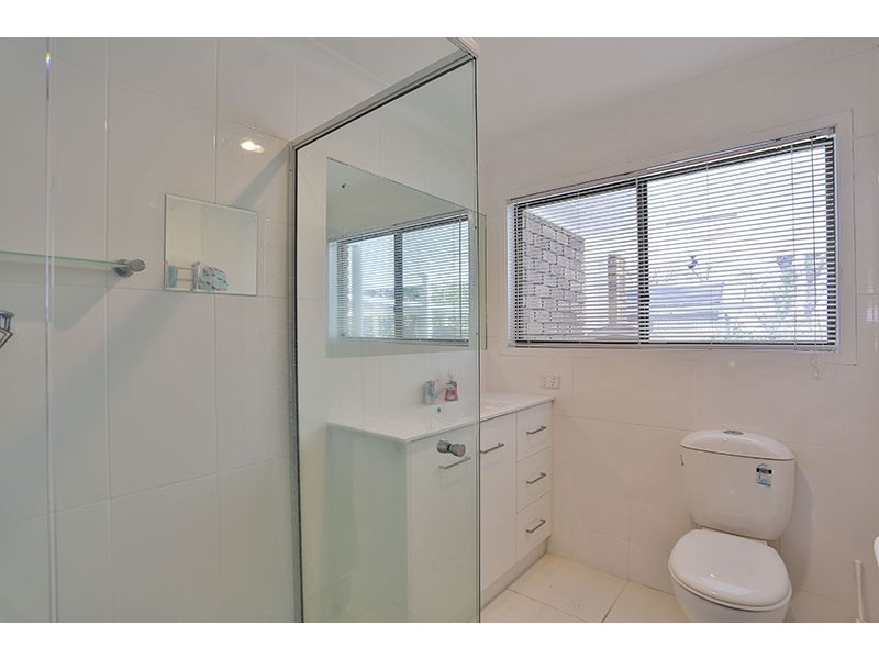 8 Dippel Street, Middle Ridge QLD 4350