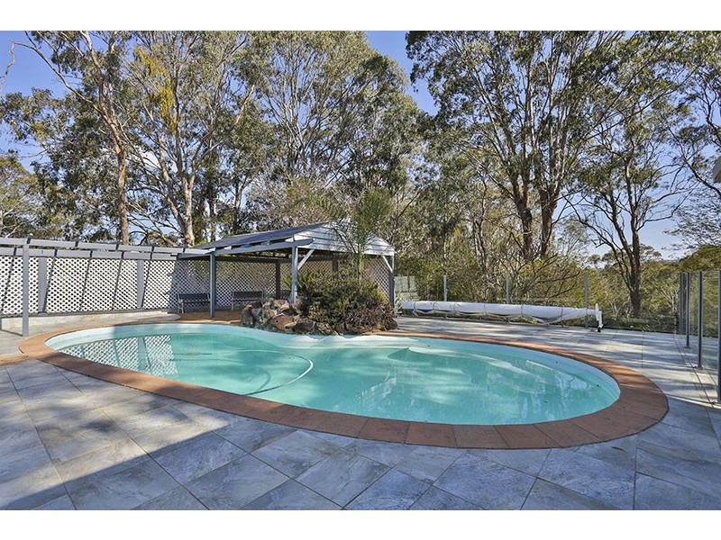 8 Dippel Street, Middle Ridge QLD 4350