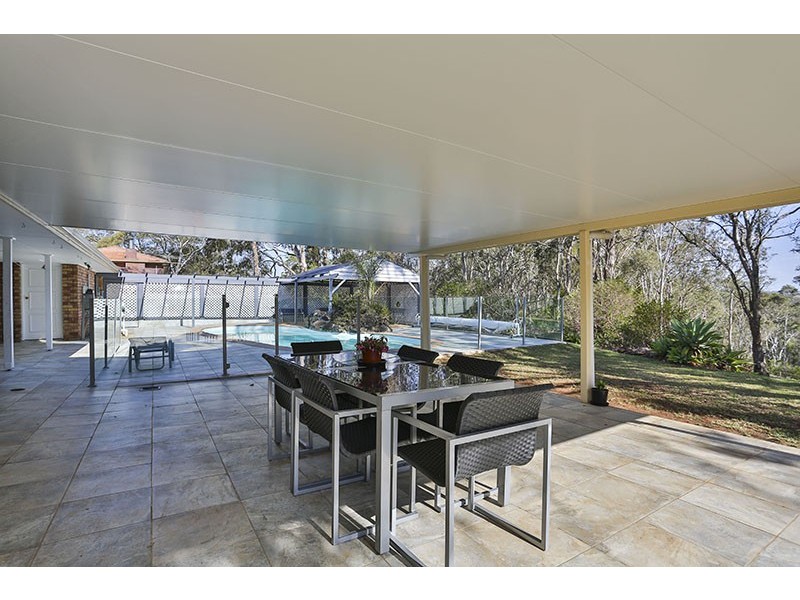 8 Dippel Street, Middle Ridge QLD 4350