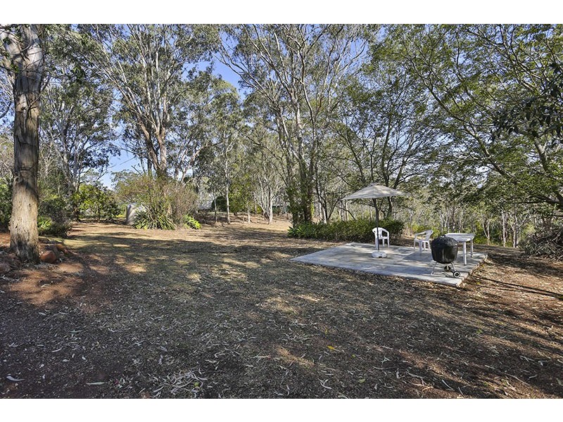 8 Dippel Street, Middle Ridge QLD 4350