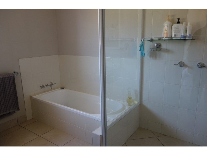 10 Bedwell Street,, Cranley QLD 4350
