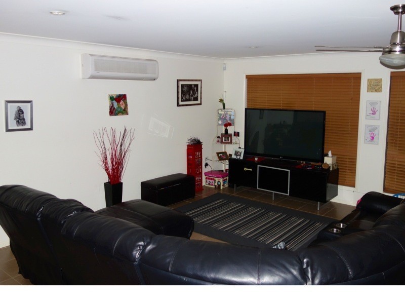 6 Willowburn Drive, Rockville QLD 4350