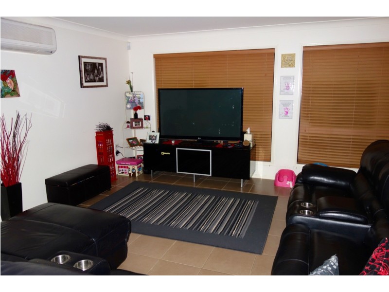 6 Willowburn Drive, Rockville QLD 4350