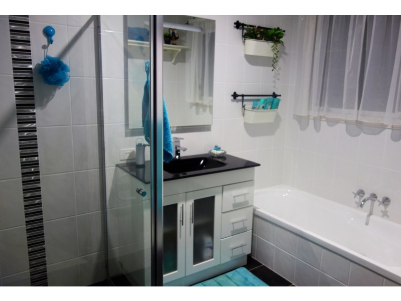 4 Marguerita Court, Centenary Heights QLD 4350