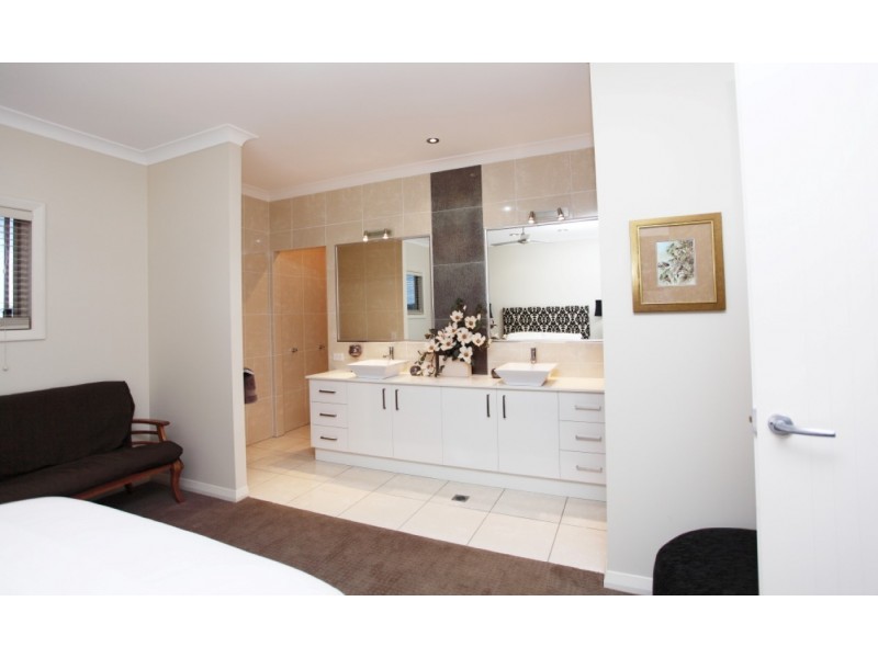 42 Mather Street, Highfields QLD 4352