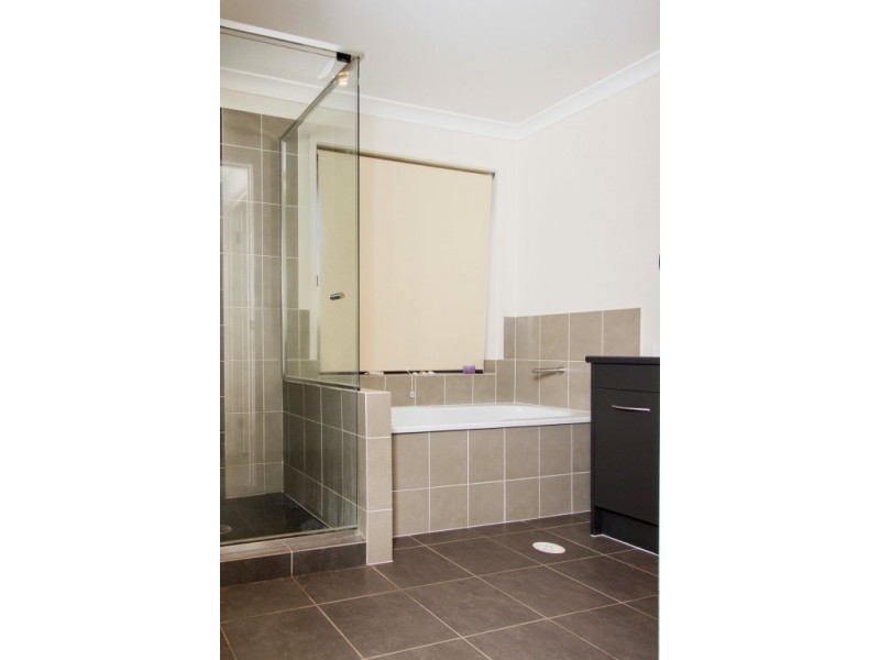 174A South, Centenary Heights QLD 4350