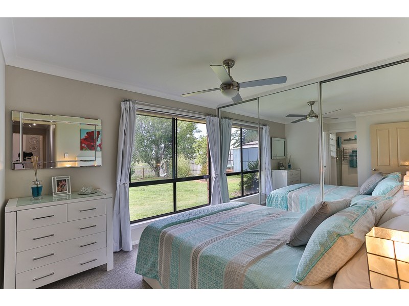 15 Cameron Street, Wyreema QLD 4352