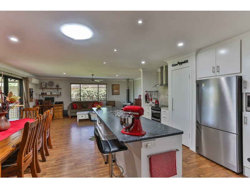 15 Cameron Street, Wyreema QLD 4352