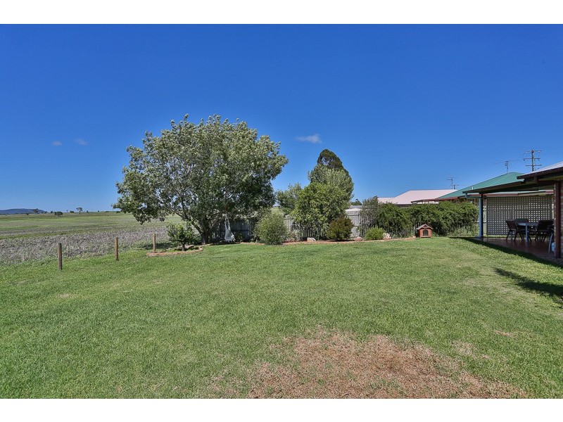 15 Cameron Street, Wyreema QLD 4352