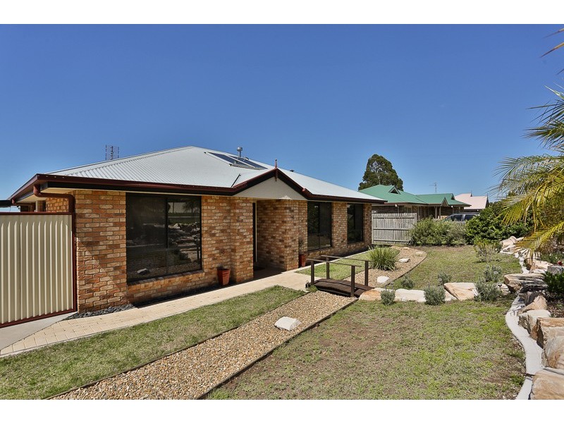 15 Cameron Street, Wyreema QLD 4352