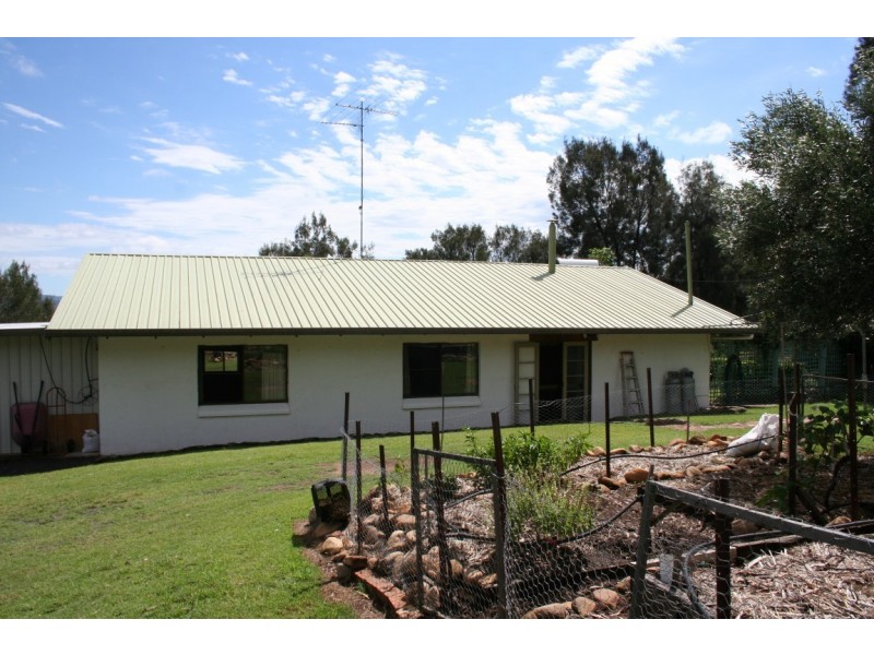 32 Meadows Road, Withcott QLD 4352