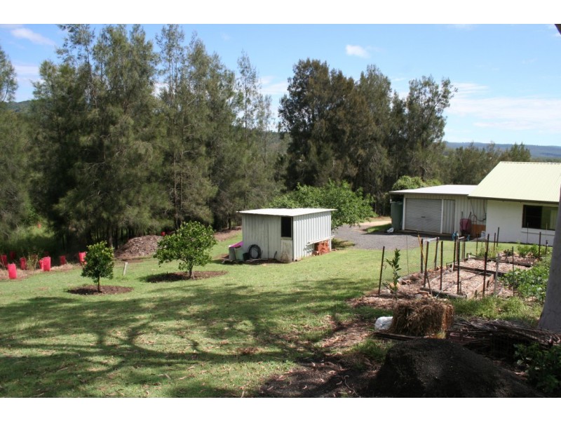 32 Meadows Road, Withcott QLD 4352