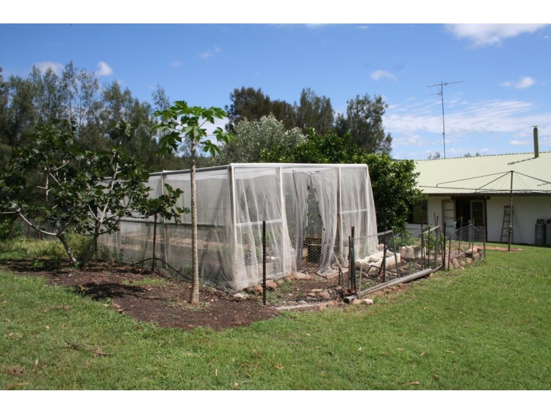 32 Meadows Road, Withcott QLD 4352