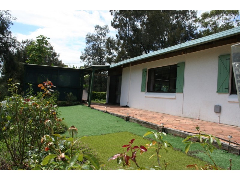 32 Meadows Road, Withcott QLD 4352