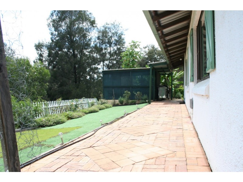 32 Meadows Road, Withcott QLD 4352