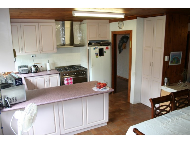 32 Meadows Road, Withcott QLD 4352