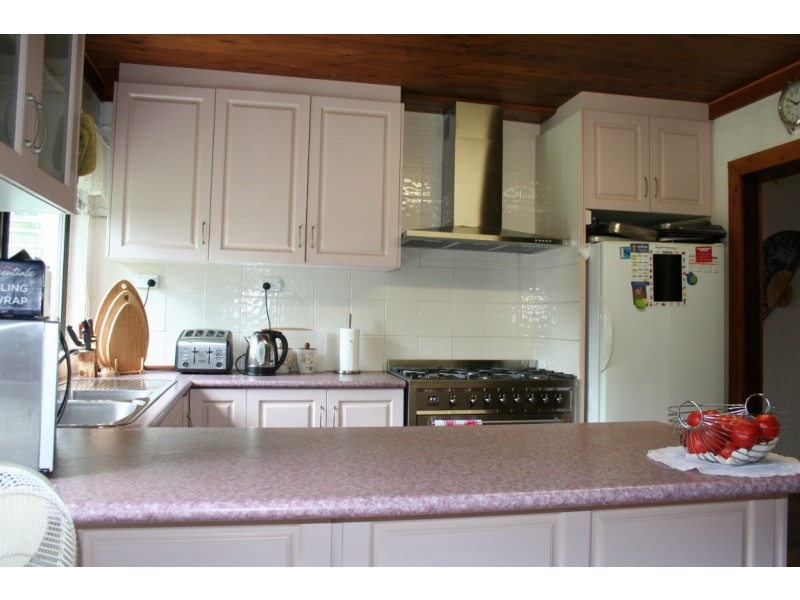 32 Meadows Road, Withcott QLD 4352