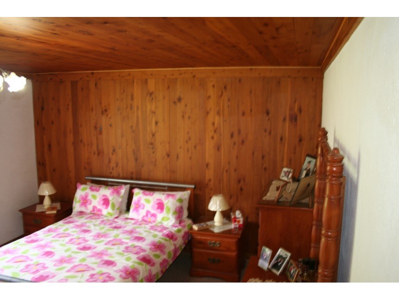 32 Meadows Road, Withcott QLD 4352