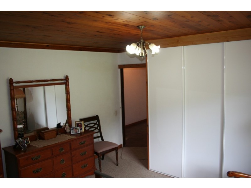 32 Meadows Road, Withcott QLD 4352