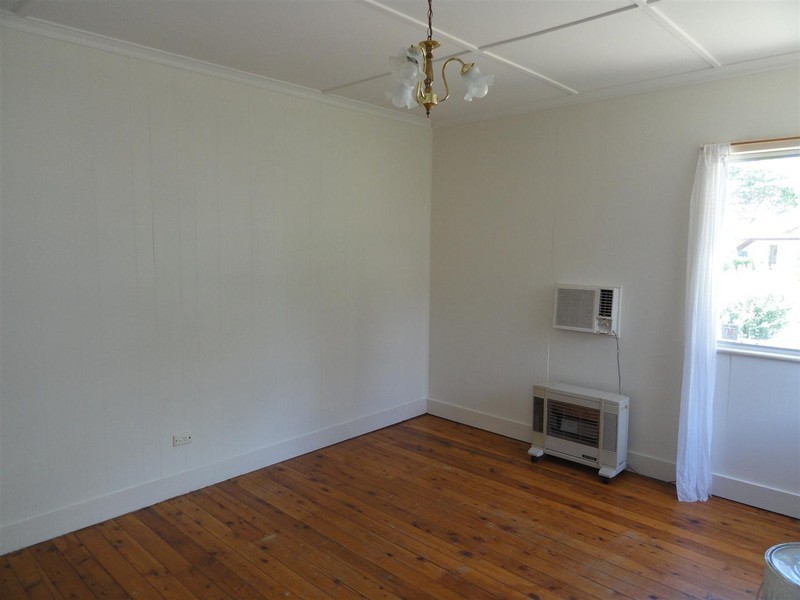 38 Dwyer Street, Harlaxton QLD 4350