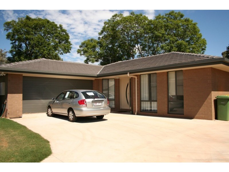 174a South, Centenary Heights QLD 4350