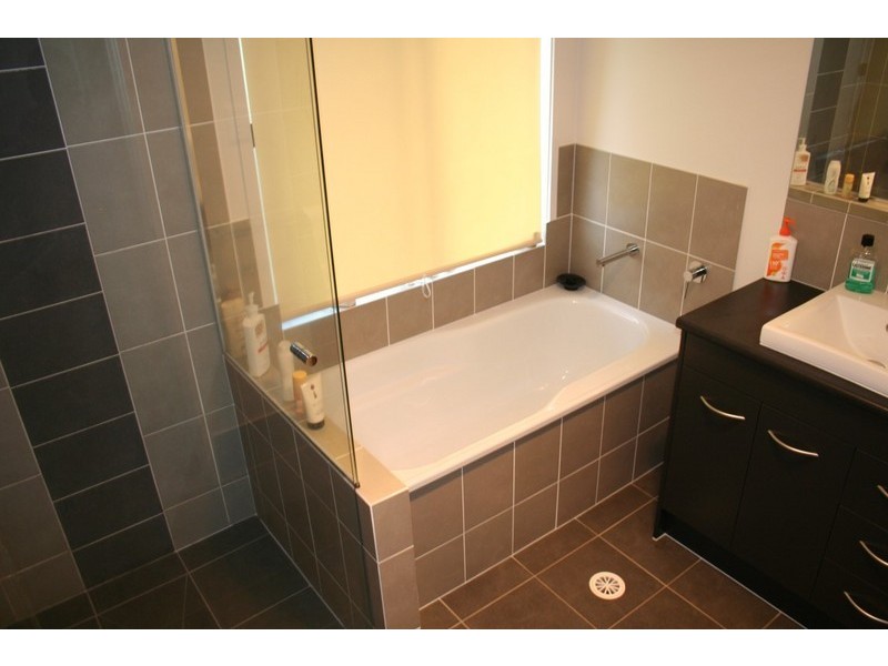 174a South, Centenary Heights QLD 4350