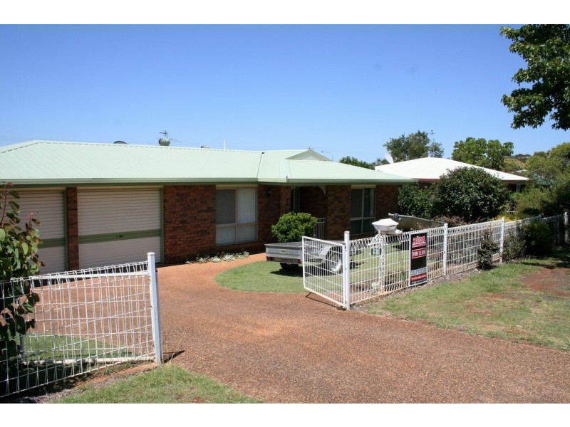 40 Liquidamber Street, Glenvale QLD 4350