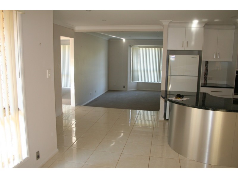 15 Emma Drive, Kearneys Spring QLD 4350