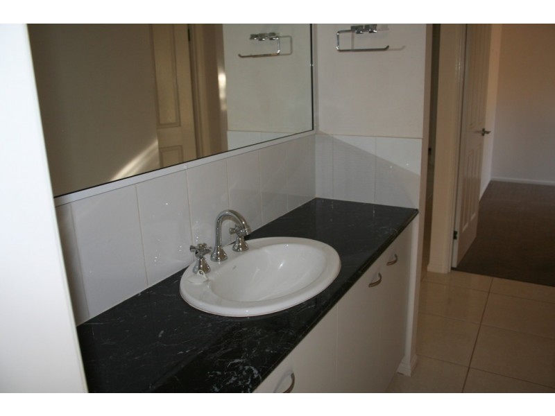 15 Emma Drive, Kearneys Spring QLD 4350