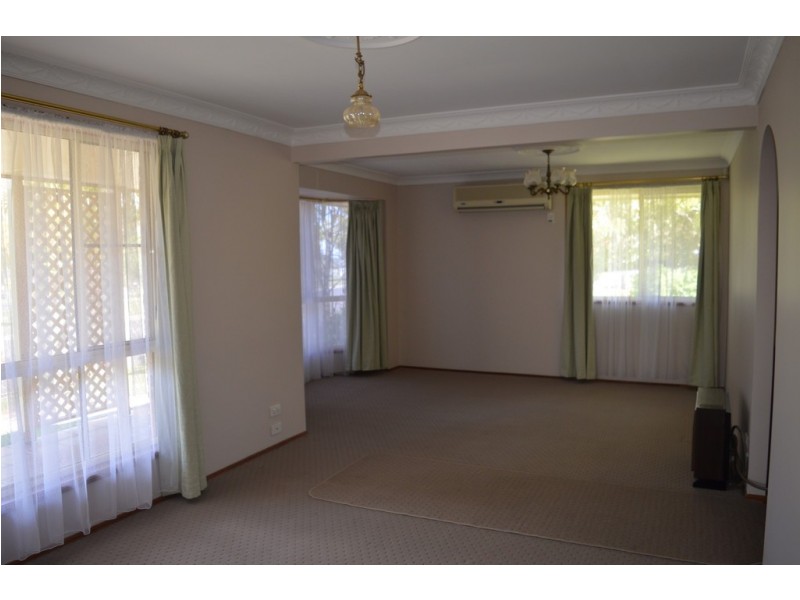 15 Armstrong Street, Wilsonton QLD 4350