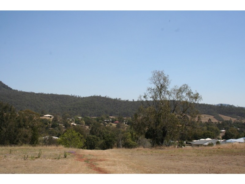 30 Meadows Road, Withcott QLD 4352