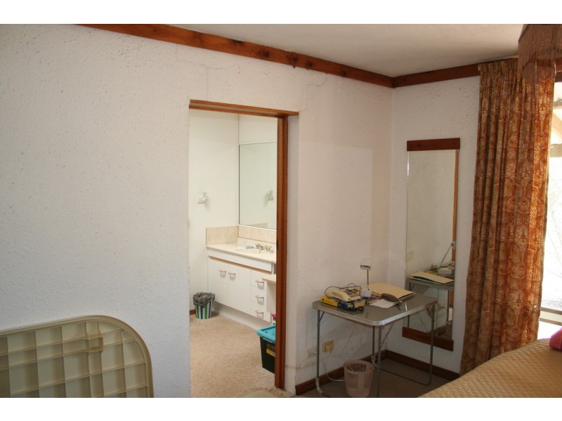 30 Meadows Road, Withcott QLD 4352